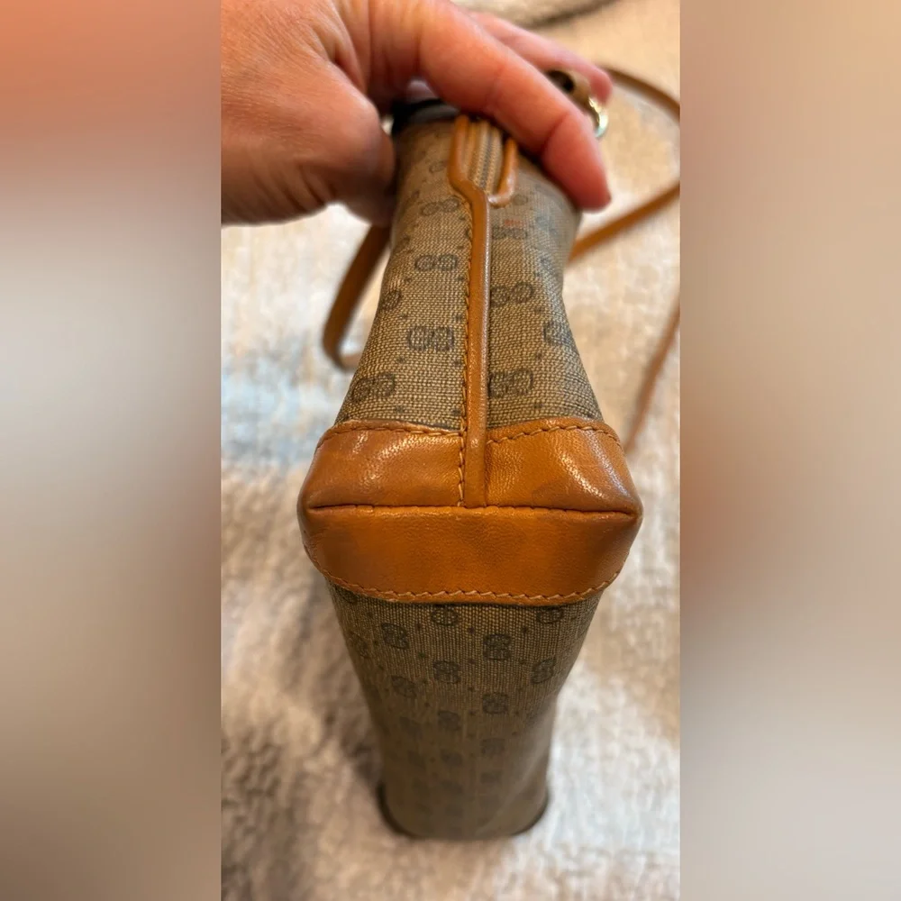 Authentic Vintage Gucci Crossbody Bag with Gold Accents - Picture 7 of 14